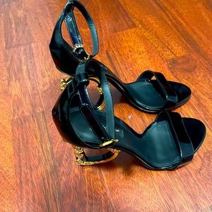 Dolce&Gabbana smooth lambskin leather sandals.